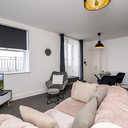 The Croston Balcony Apartment- Morecambe Central Promenade, Beach Front And Sea Views エクステリア 写真
