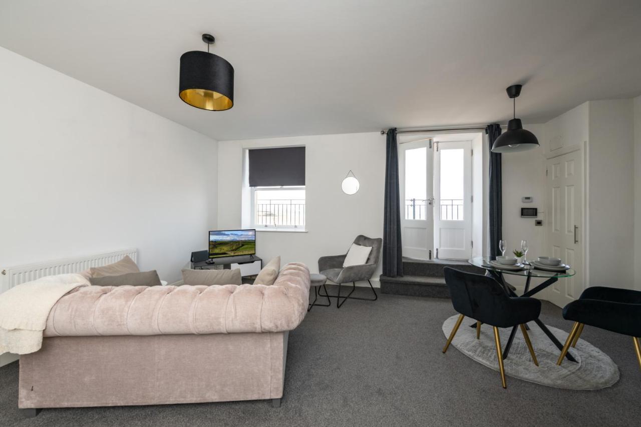 The Croston Balcony Apartment- Morecambe Central Promenade, Beach Front And Sea Views エクステリア 写真