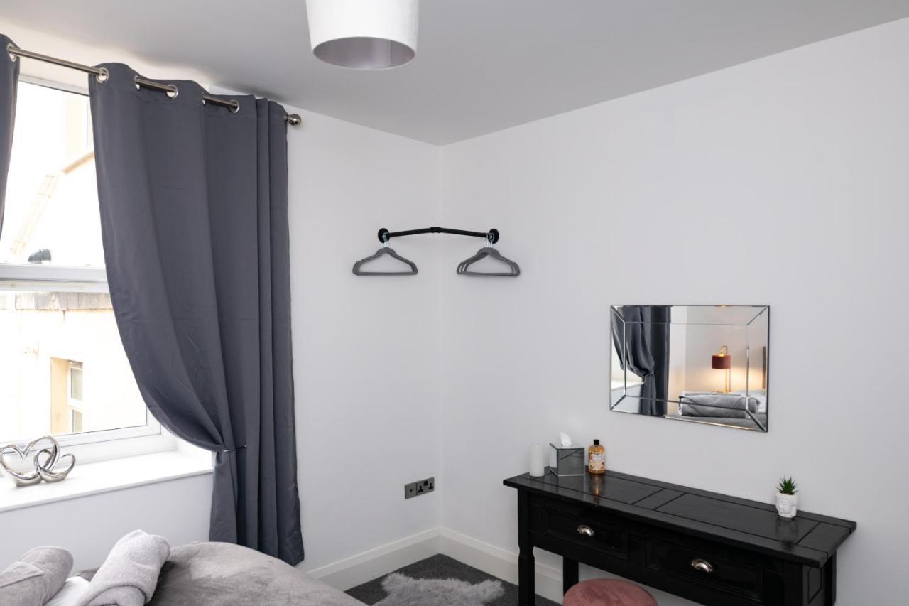 The Croston Balcony Apartment- Morecambe Central Promenade, Beach Front And Sea Views エクステリア 写真
